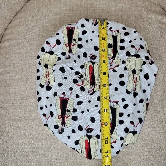 Disney Polka Dot Cruella De Vil Scrub Cap - Picture 3 of 5